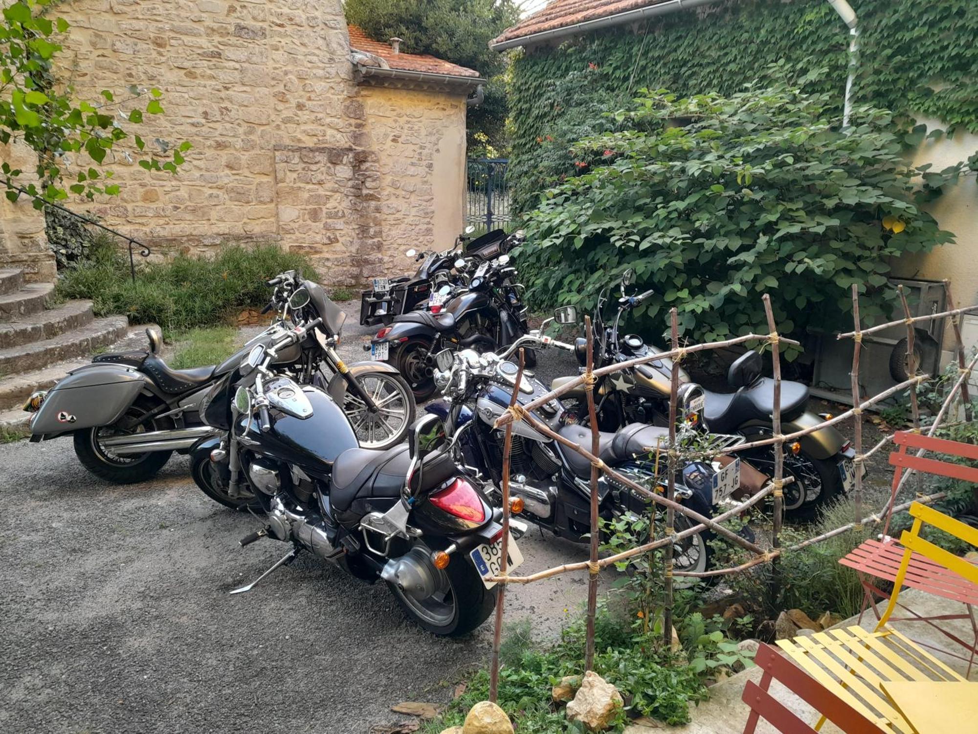 Le Prieure Bed & Breakfast Saint-Florent-sur-Auzonnet Exterior photo